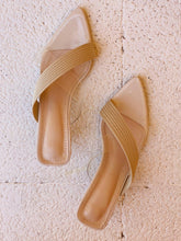 Lade das Bild in den Galerie-Viewer, Love God. Store Women Sandals Clear Criss Cross Knit Mule Sandals price
