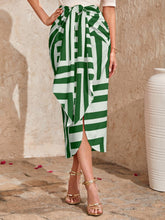Lade das Bild in den Galerie-Viewer, Love God. Store Women Skirts Green / S Striped Knot Front Skirt price
